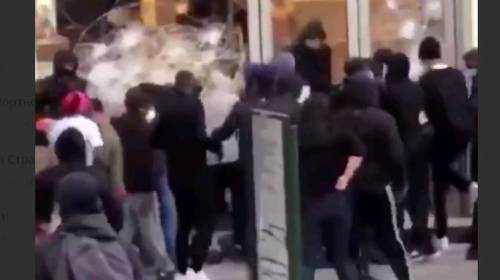 Появилось видео погромов магазинов в Брюсселе во время протестов