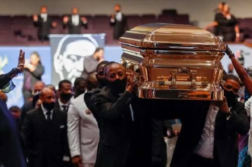 Золотой гроб и конная повозка: икону "чёрного майдана" наконец похоронили в США