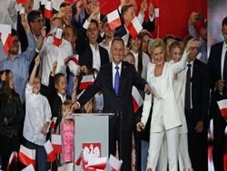 Анджей Дуда победил на выборах президента Польши с минимальным перевесом