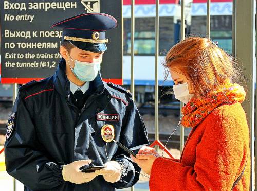 В Москве усилят контроль за соблюдением масочно-перчаточного режима