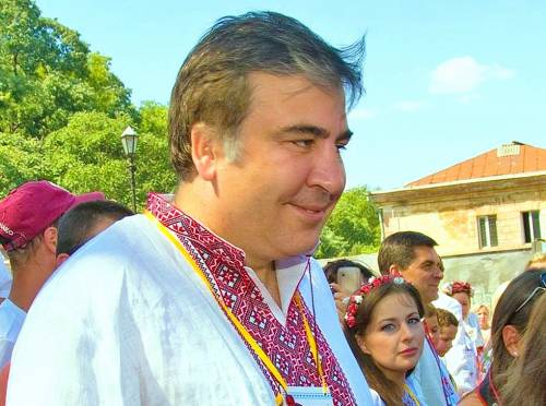 Саакашвили пообещал Грузии не вступать в конфронтацию с Россией