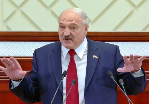 Лукашенко о COVID-19: митингующие хотят ходить и болеть - пусть болеют