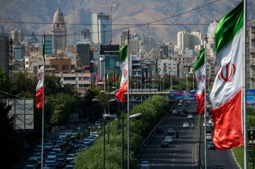 США отрезали Иран от мировой валютной системы