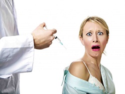 Роспотребнадзор: Вакцина от COVID-19 не станет спасением