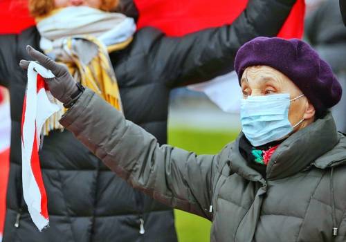 В Минске пенсионеры вышли на марш мудрости