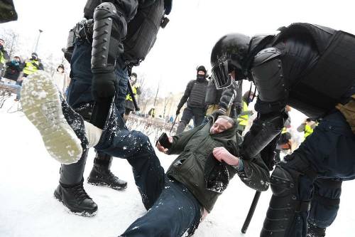 Кровавое воскресенье. Итоги второго несанкционированного митинга в Петербурге 