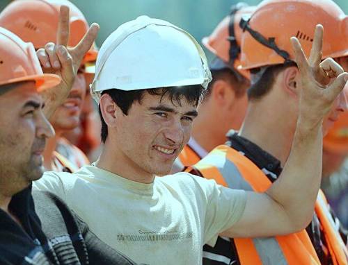 Власти Москвы заявили о нехватке 25 тыс. рабочих на стройках столицы