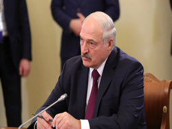 Лукашенко принял верительные грамоты