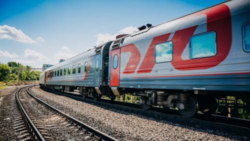РЖД временно останавливает 44 поезда из-за падения спроса