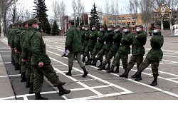 Россиян в ДНР и ЛНР предупредили о призыве в армию