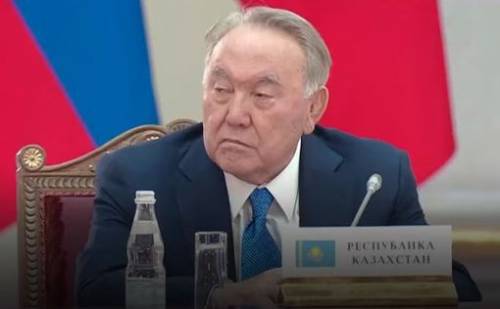 Казахстан - СМИ: Назарбаев находится в Китае