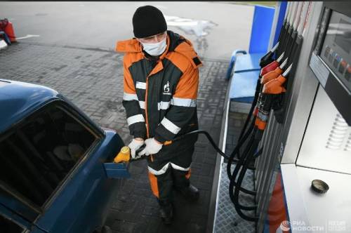 Бензин в России со средней ценой 51,3 рубля за литр стал вторым по дешевизне в Европе