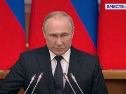 Путин пригрозил «молниеносным» ответом всем, кто «вознамерится вмешаться» 