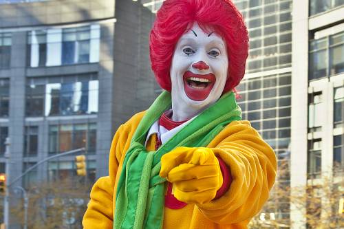 Сменившая McDonald`s сеть ресторанов не оставит название «Вкусно — и точка»
