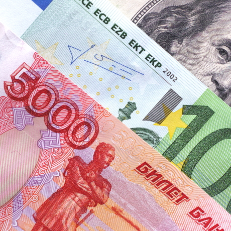 Новые санкции: как теперь будут проводиться операции с долларами США и евро?